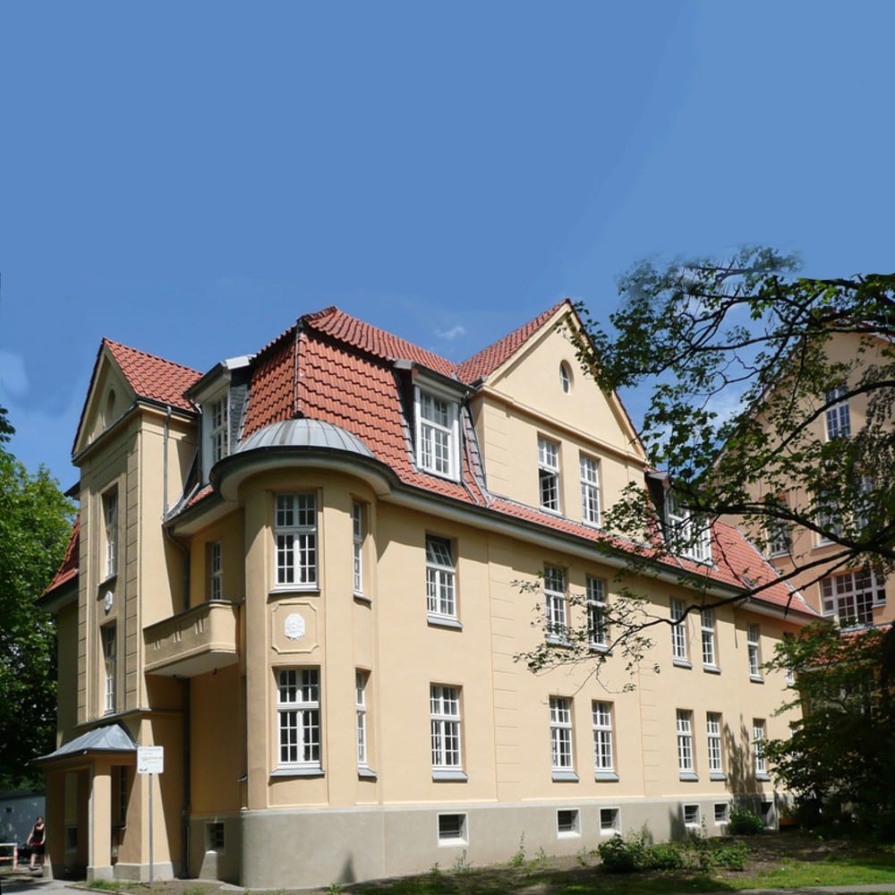 Fenster- und Fassadensanierung am Gymnasium Waldstraße in Hattingen – Projektbild